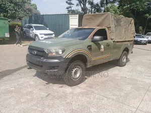 Ford B700 2017 Green