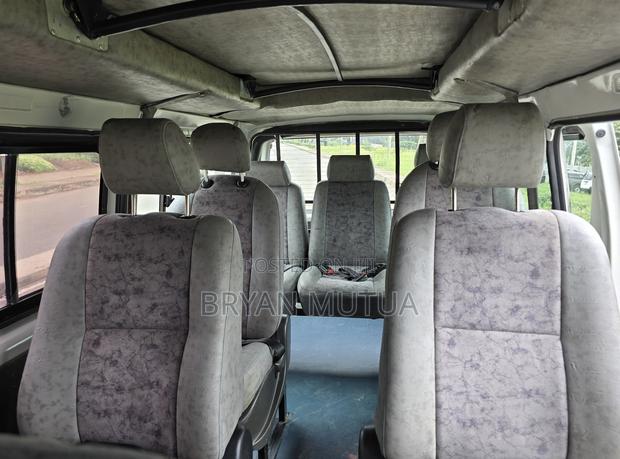 Toyota HiAce 2016 White - thumbnail 5