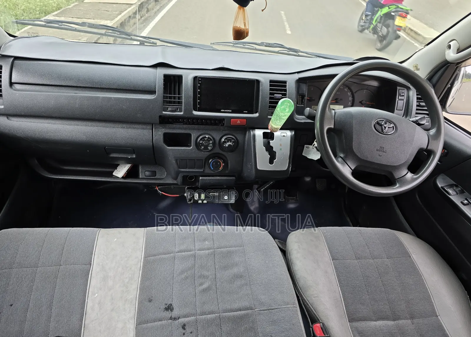 Toyota HiAce 2016 White