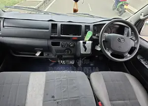 Toyota HiAce 2016 White