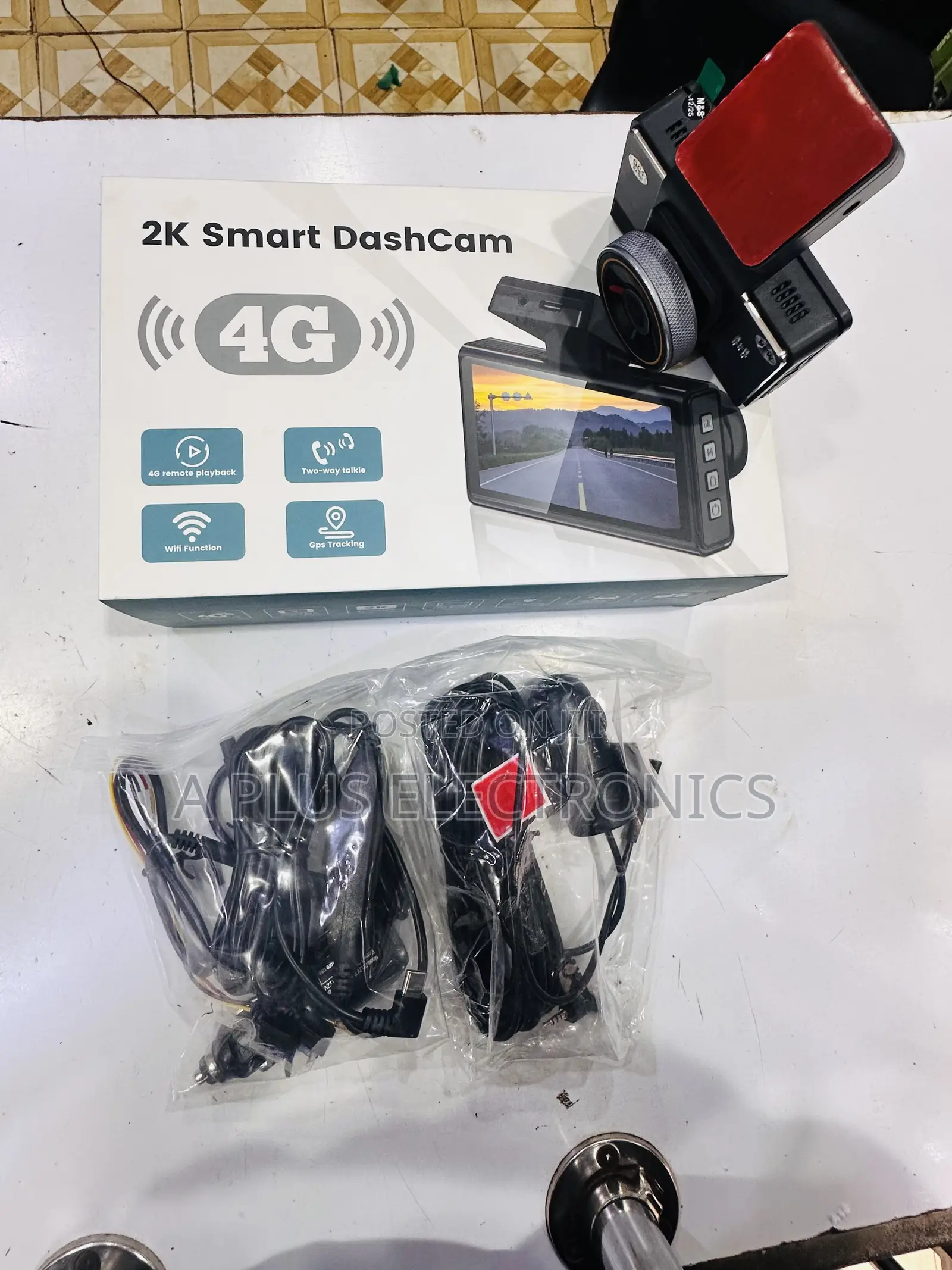 4g Dash Camera P83(Uses Simcard) Front and Back Recording