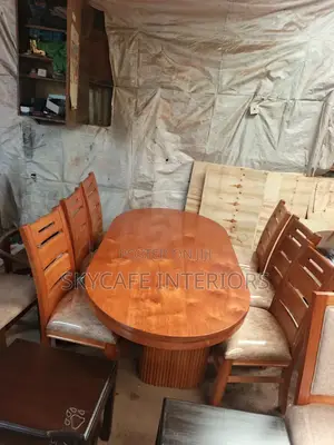 Mahogany Solid Oval 6 Seater Clear Vanished