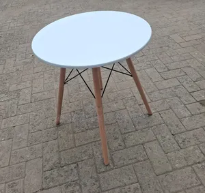 White Eames Table Round Table