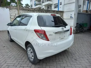 Toyota Vitz 2013 White