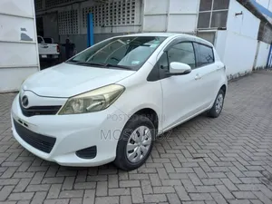 Toyota Vitz 2013 White