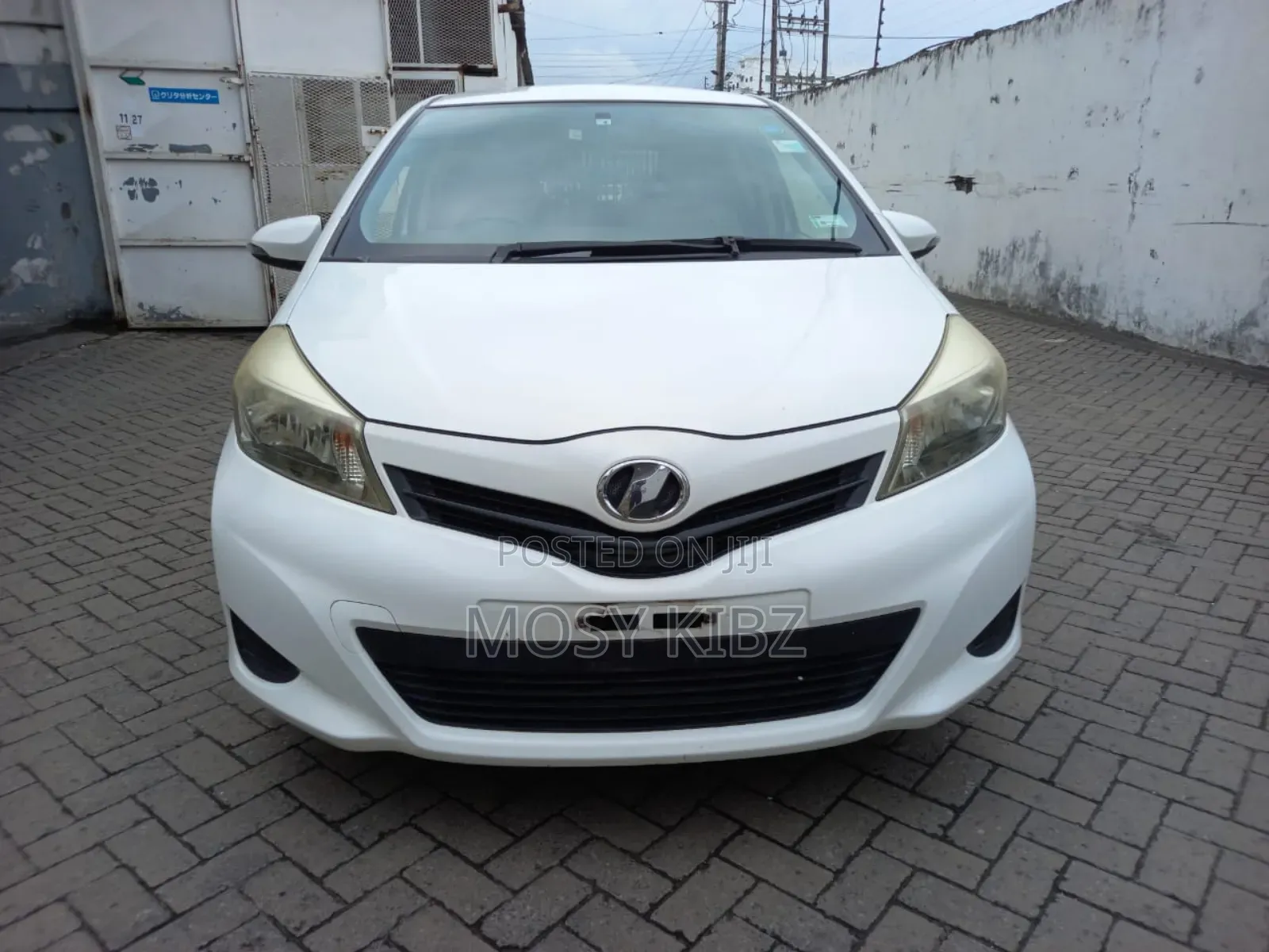 Toyota Vitz 2013 White