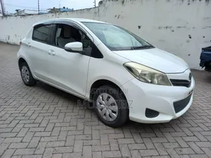Toyota Vitz 2013 White