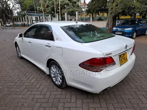 Toyota Crown 2009 White