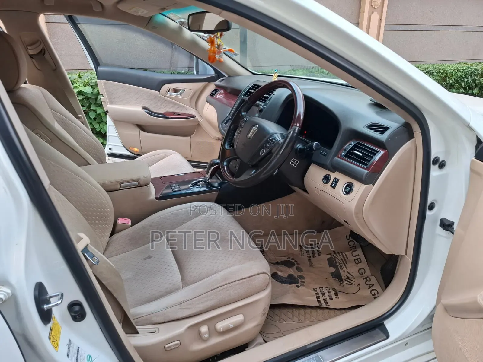 Toyota Crown 2009 White
