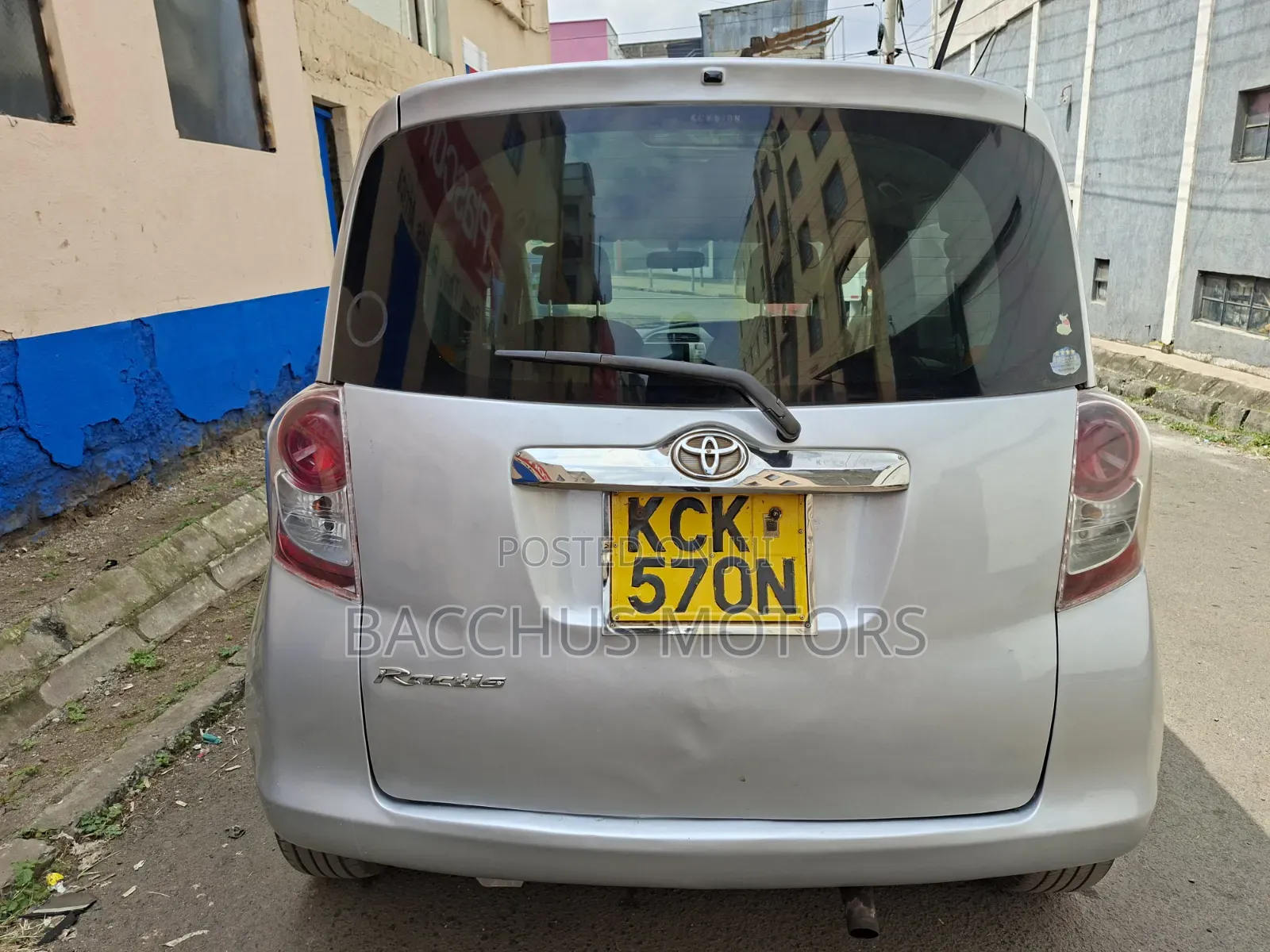 Toyota Ractis 2009 Silver