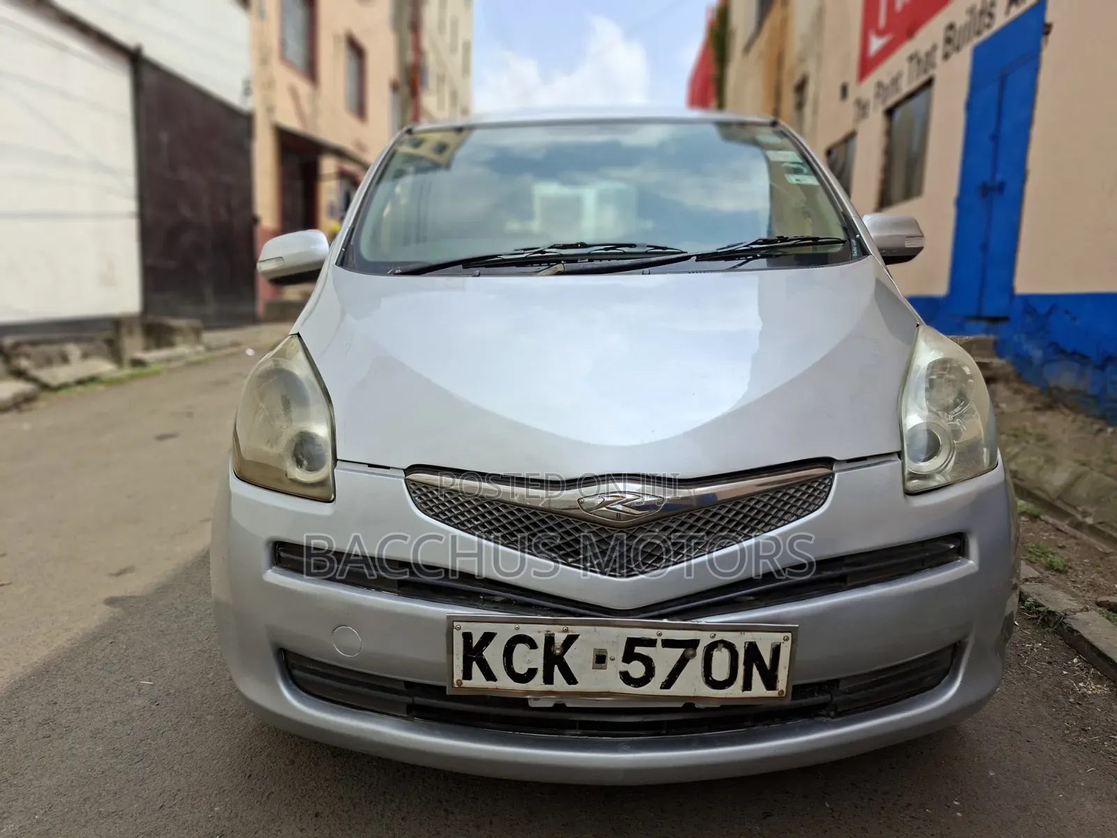 Toyota Ractis 2009 Silver