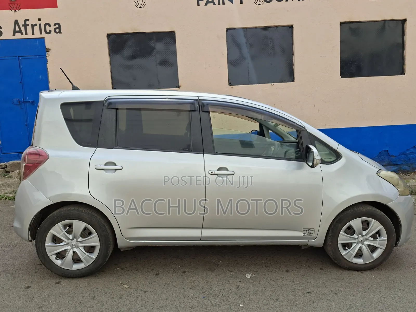 Toyota Ractis 2009 Silver