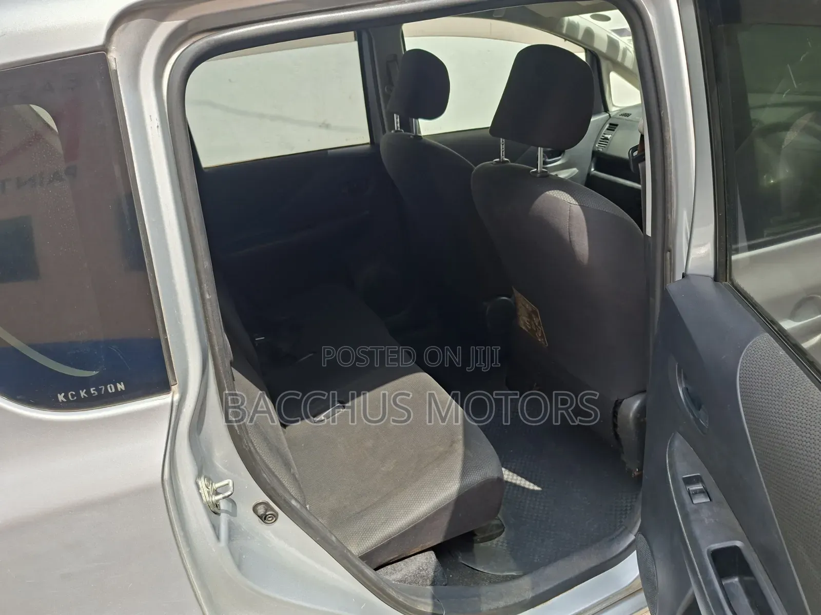 Toyota Ractis 2009 Silver