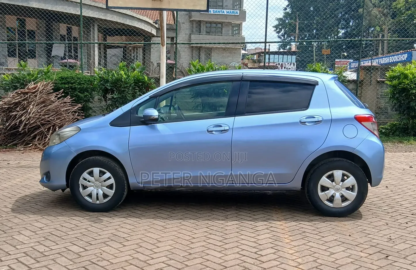 Toyota Vitz 2013 Blue