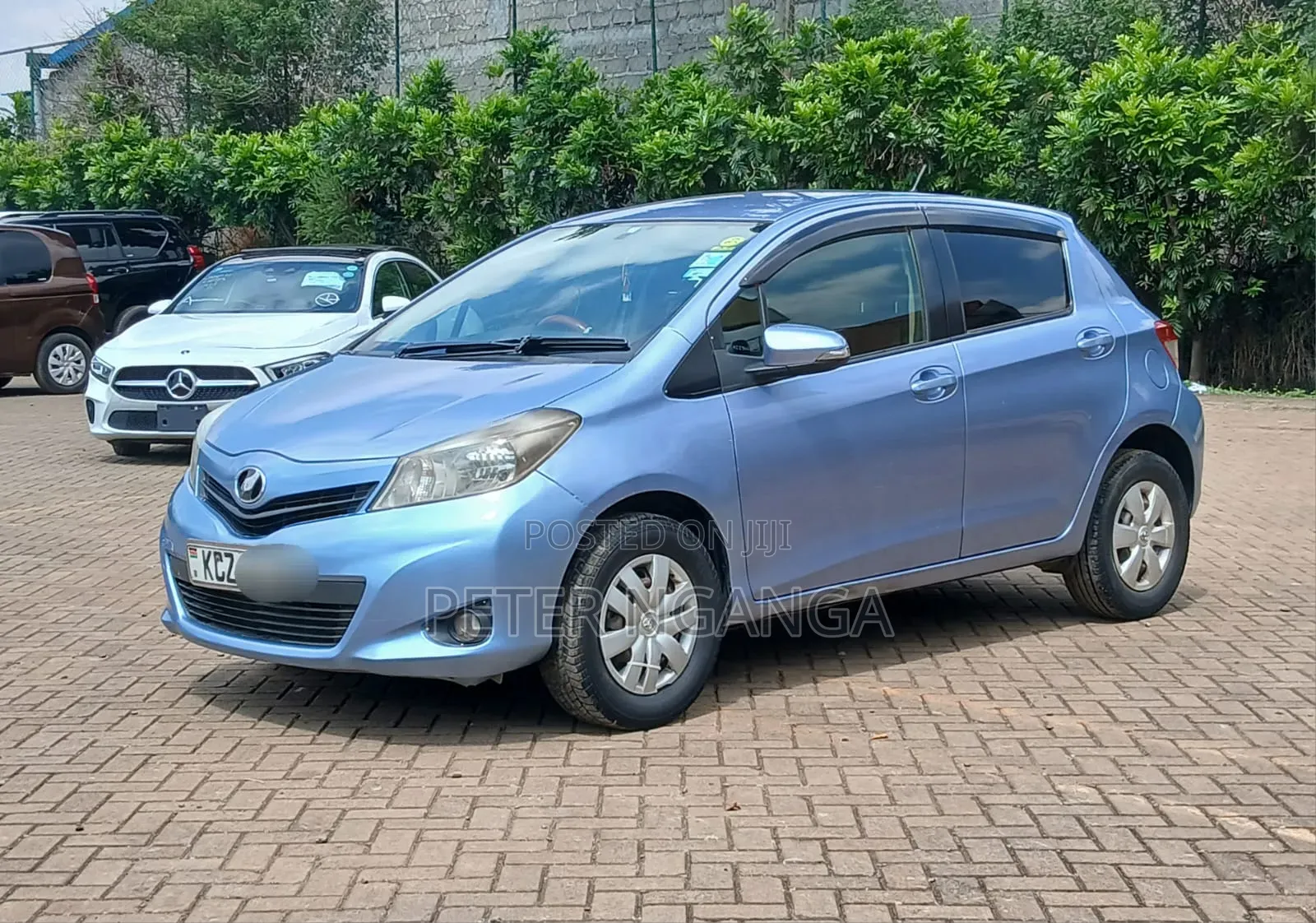 Toyota Vitz 2013 Blue