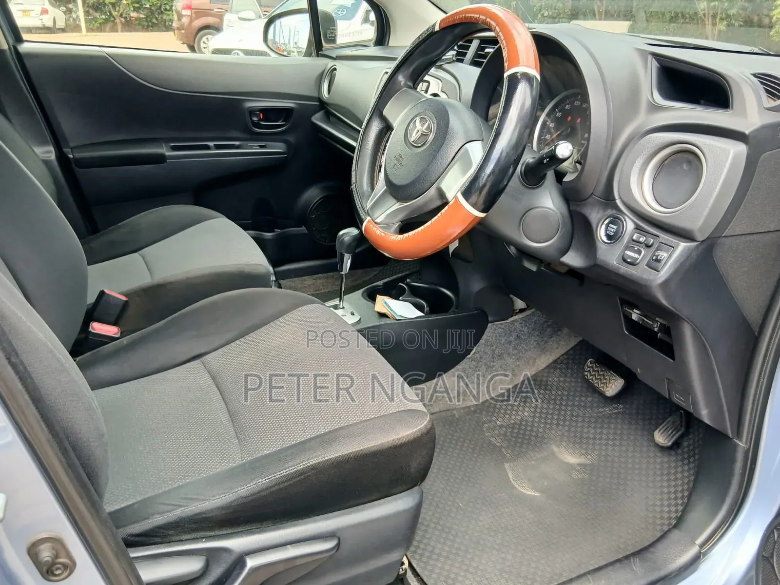 Toyota Vitz 2013 Blue