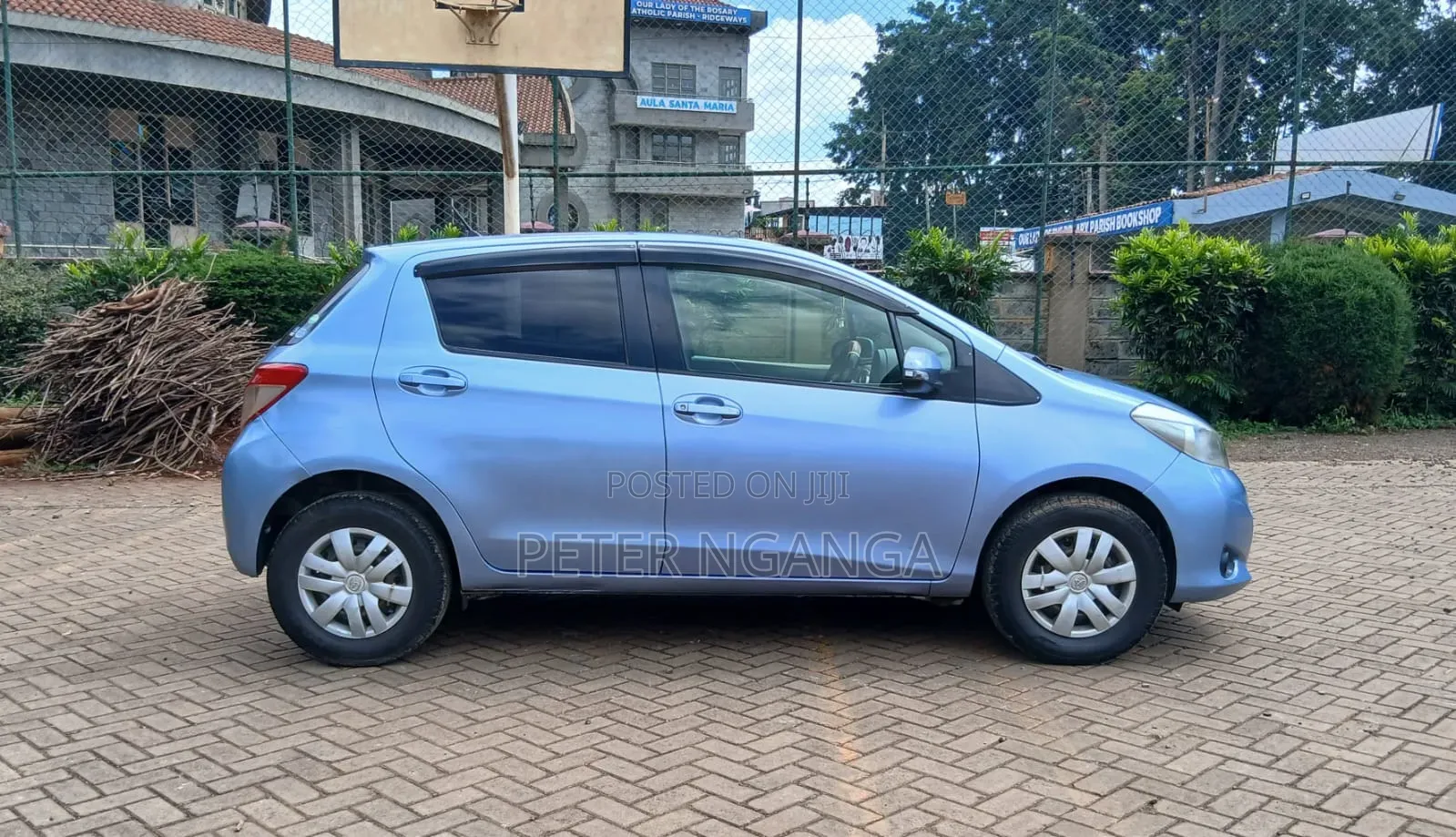 Toyota Vitz 2013 Blue
