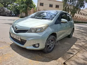Toyota Vitz 2011 Green