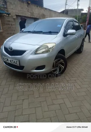 Toyota Belta 2010 Silver