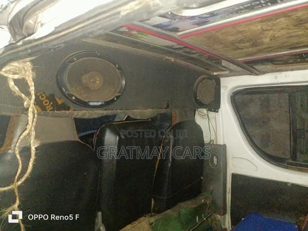 Toyota HiAce 2008 White - thumbnail 4