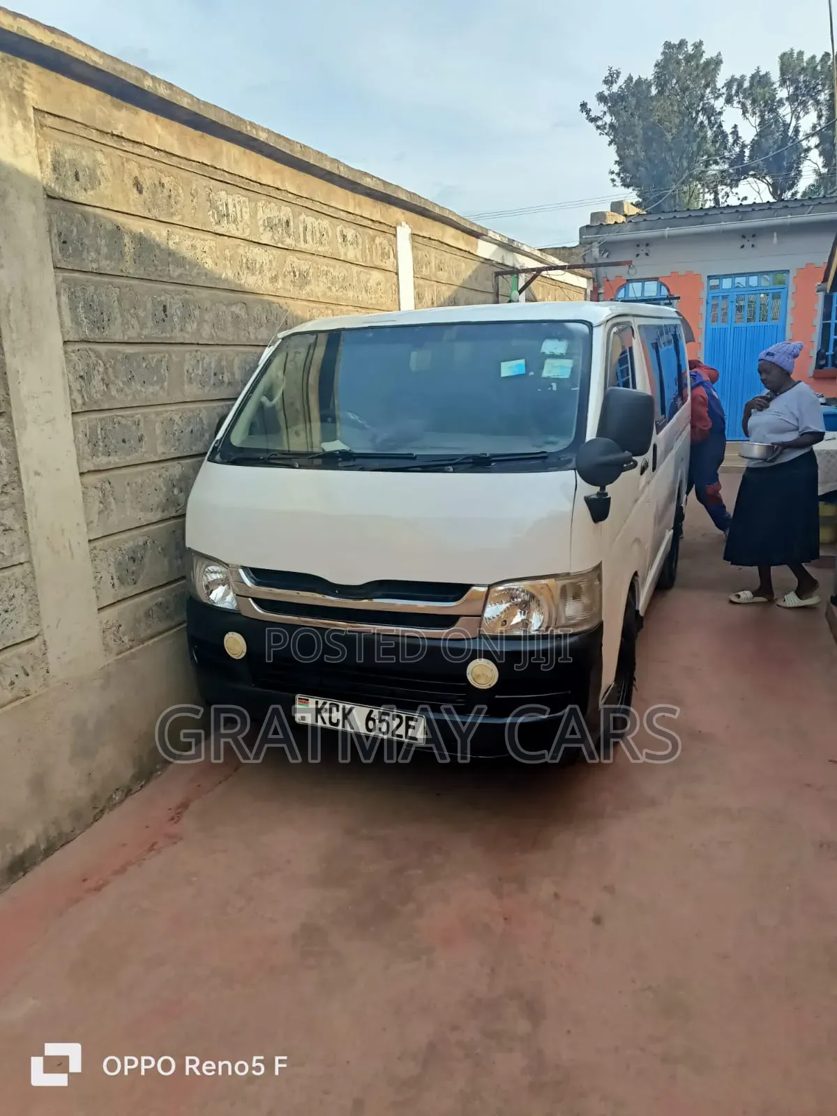 Toyota HiAce 2011 White