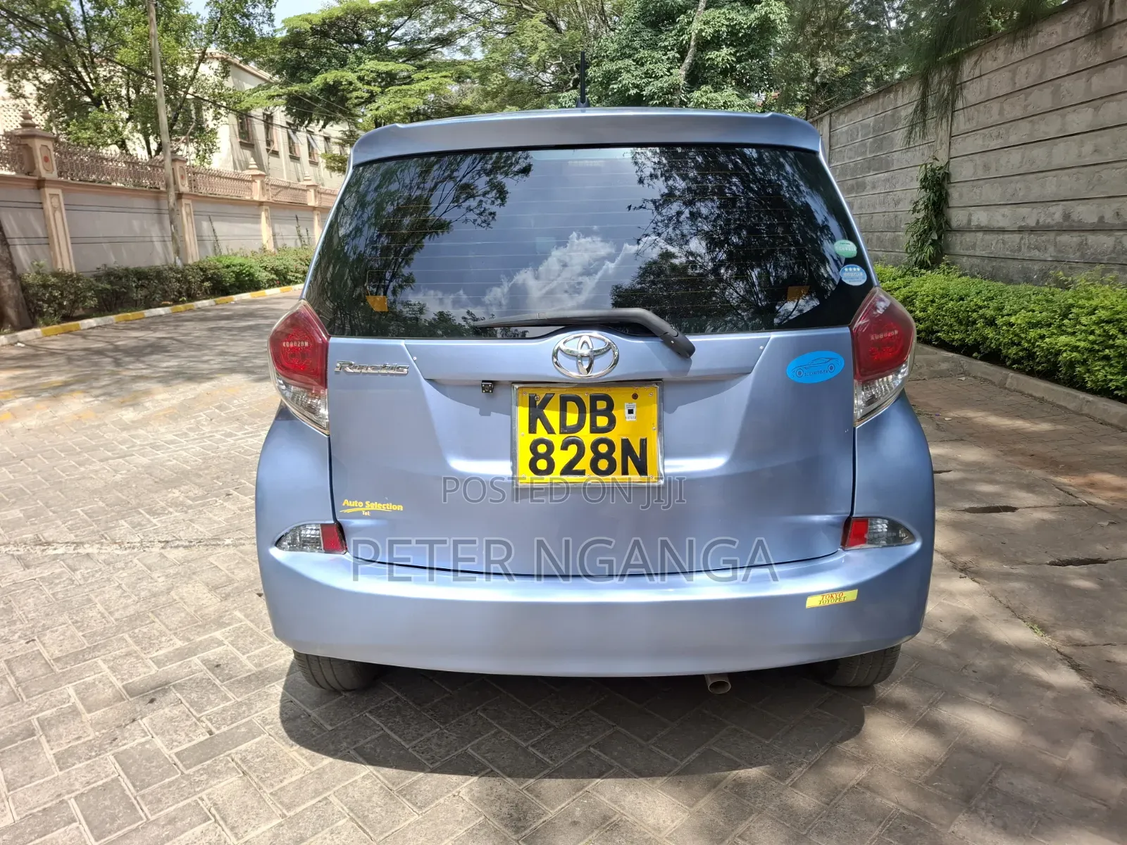 Toyota Ractis 2014 Blue