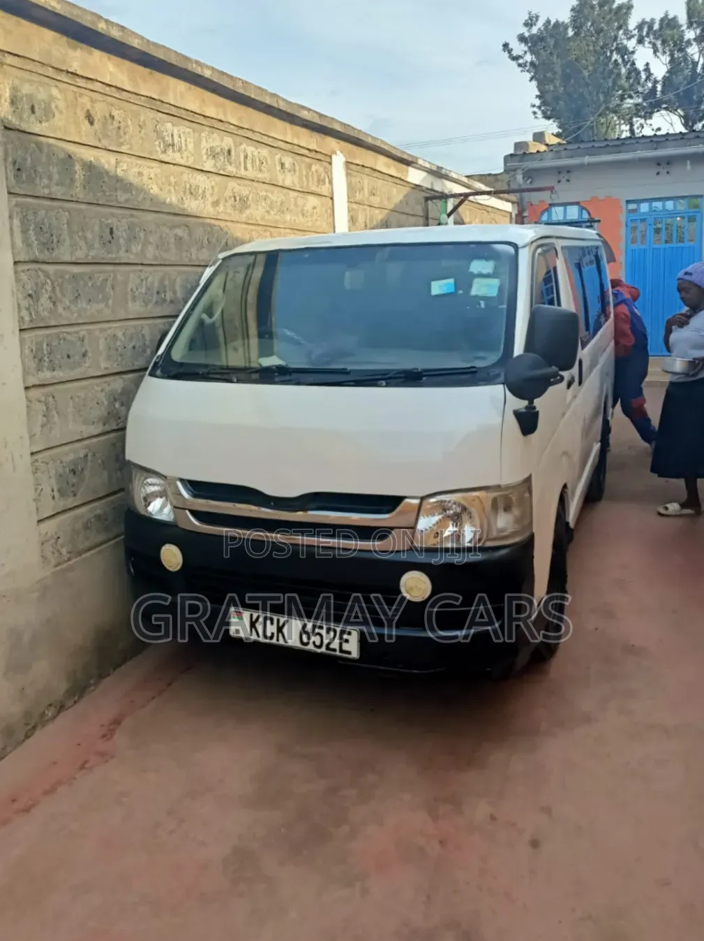 Toyota HiAce 2011 White