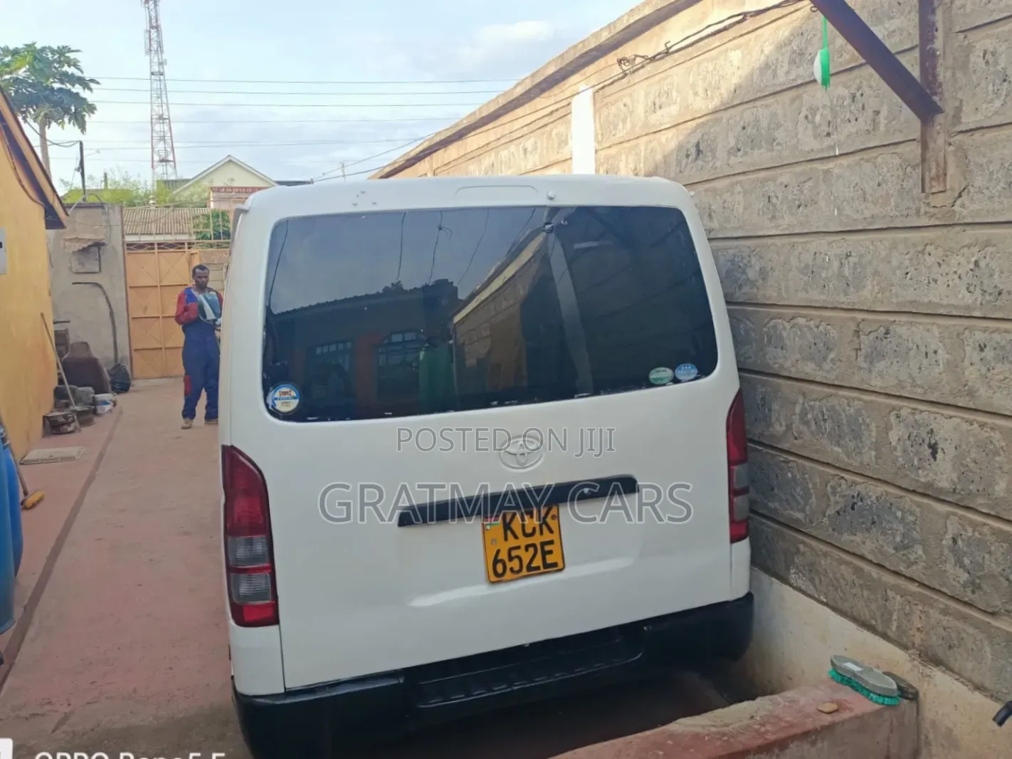 Toyota HiAce 2011 White