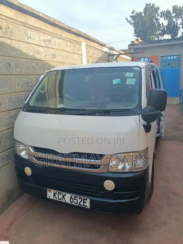 Toyota HiAce 2011 White - thumbnail 5
