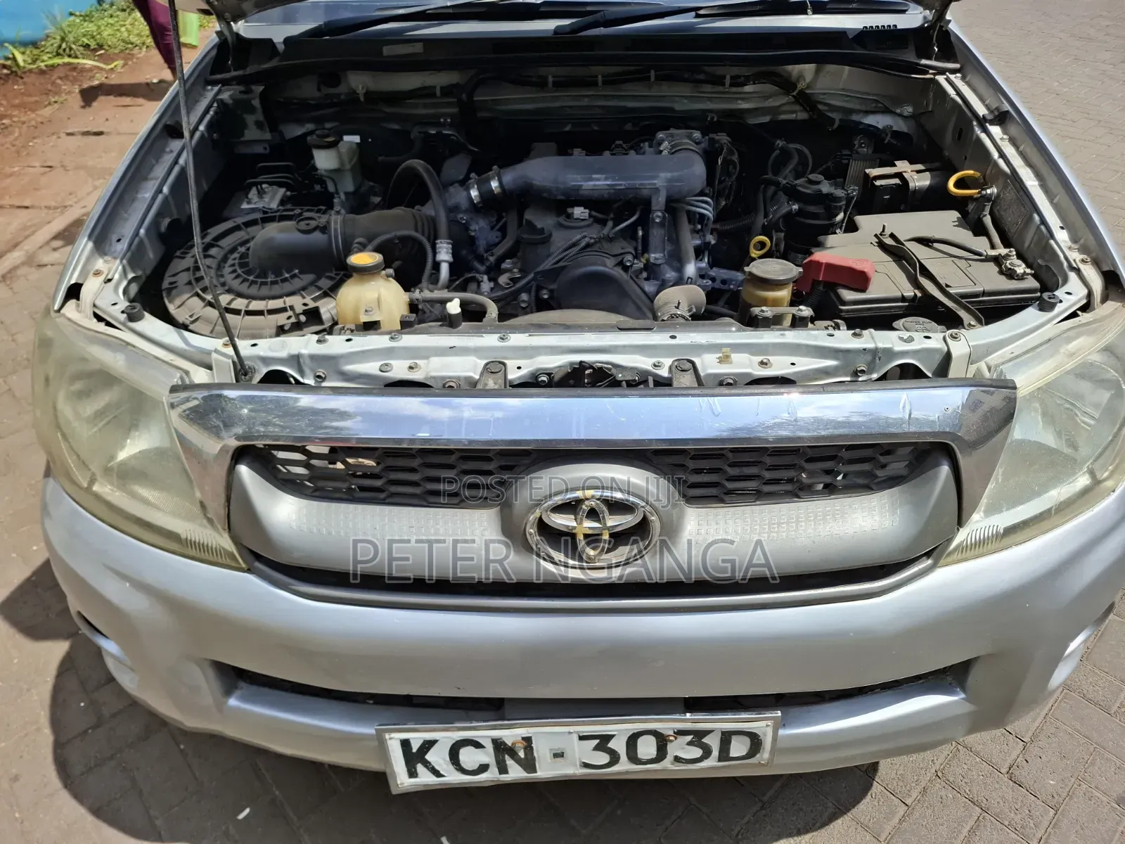 Toyota Hilux 2010 Silver
