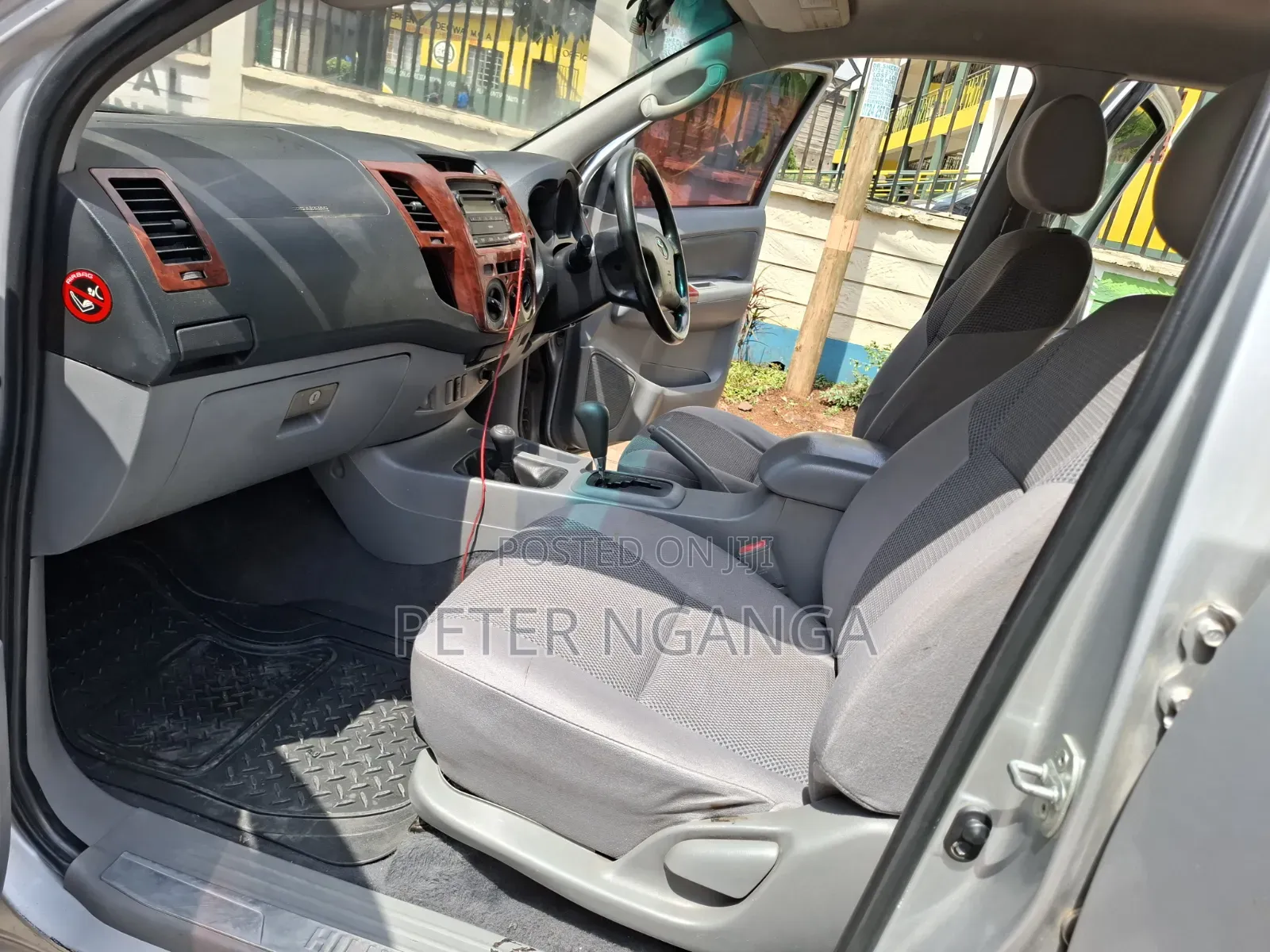 Toyota Hilux 2010 Silver