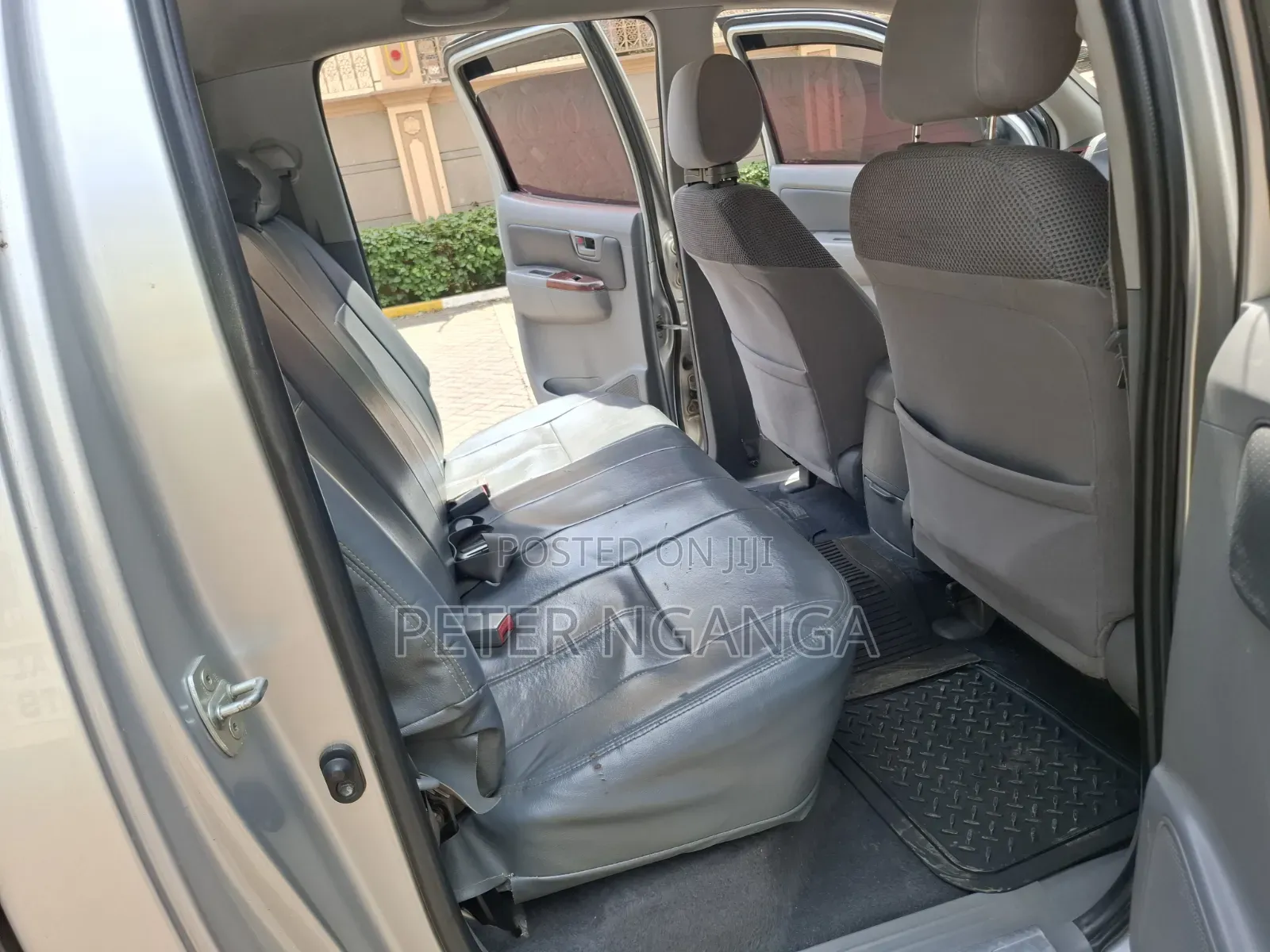 Toyota Hilux 2010 Silver