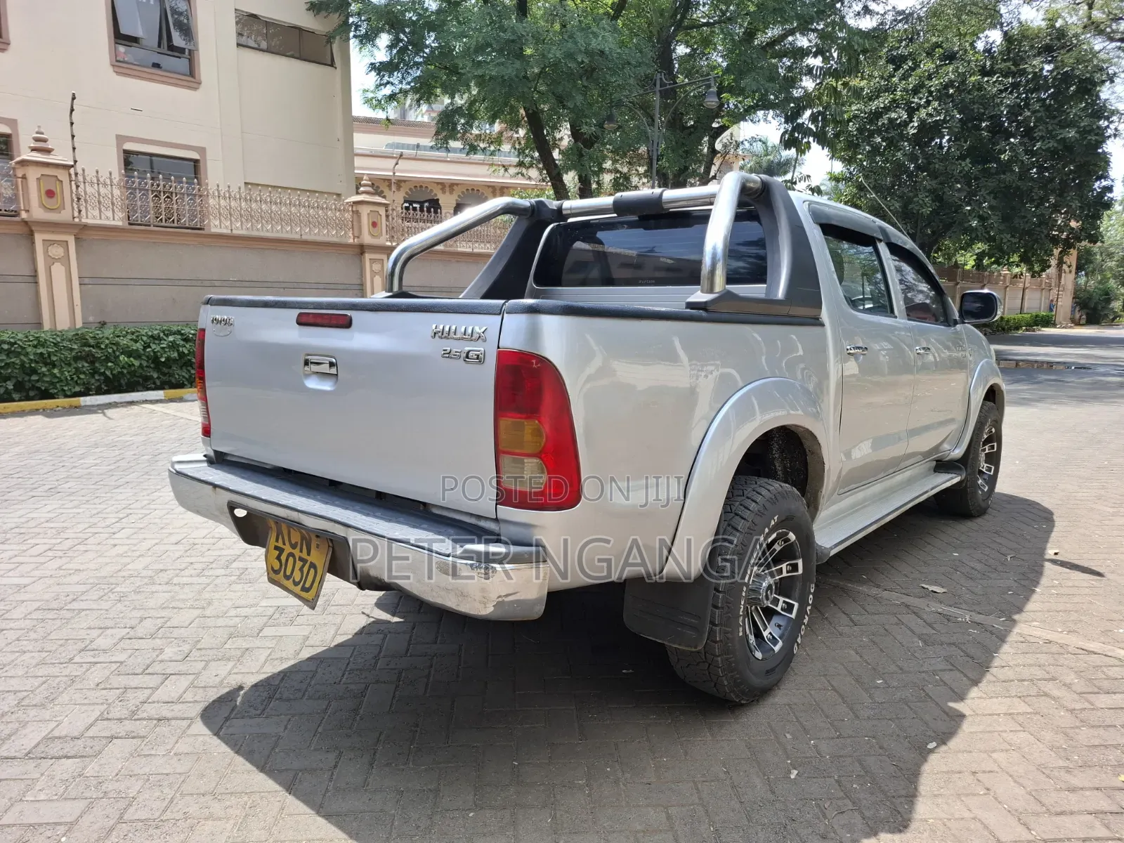 Toyota Hilux 2010 Silver