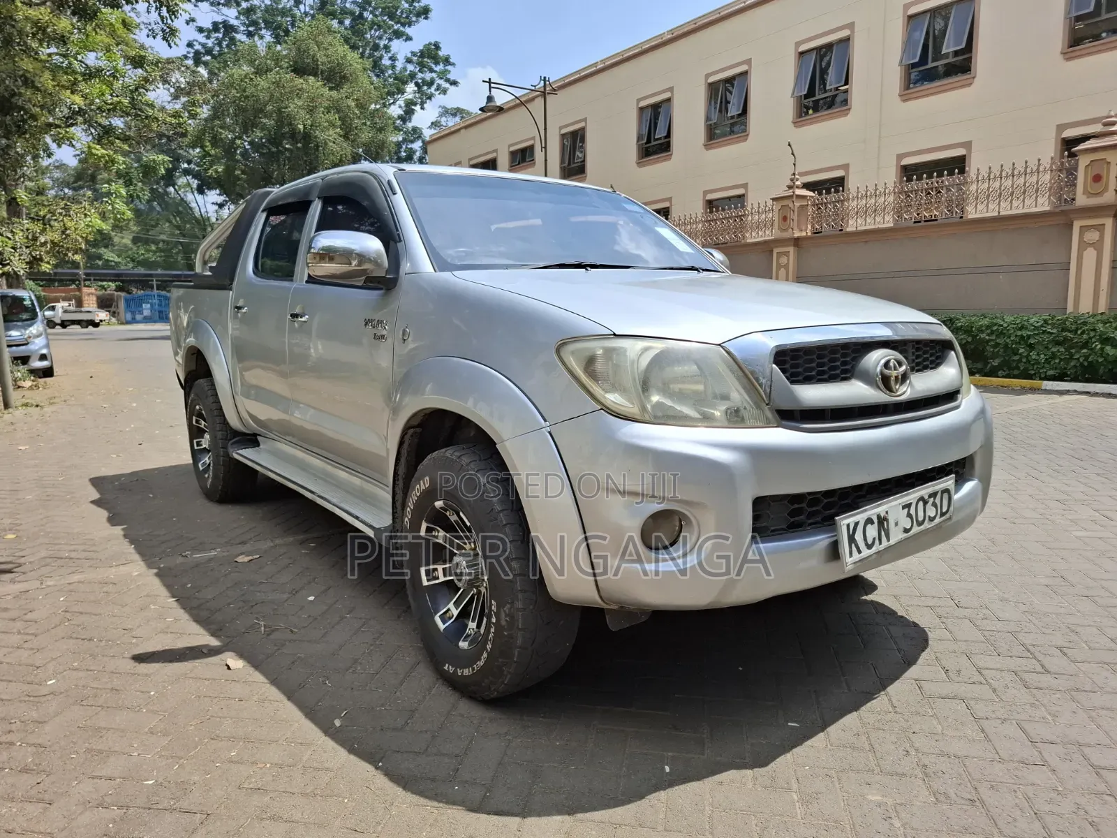 Toyota Hilux 2010 Silver