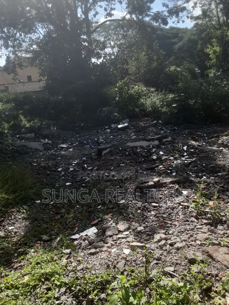 Vacant Plot for Sale in Thigiri