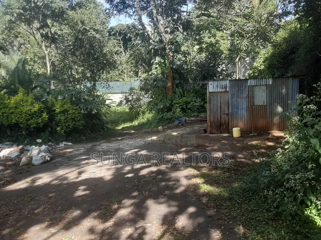 Vacant Plot for Sale in Thigiri