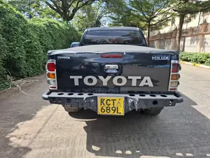 Toyota Hilux 2011 Black