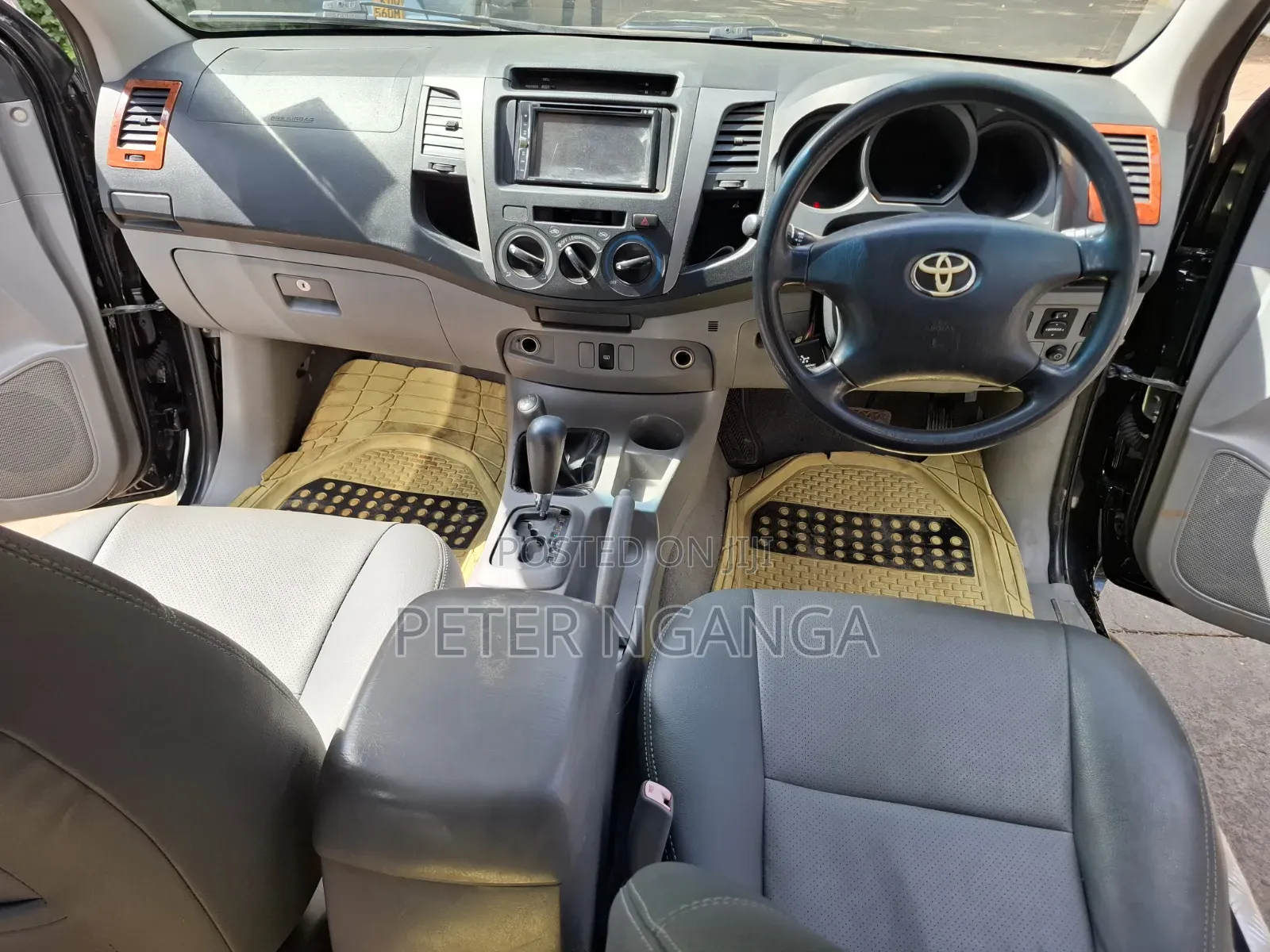 Toyota Hilux 2011 Black