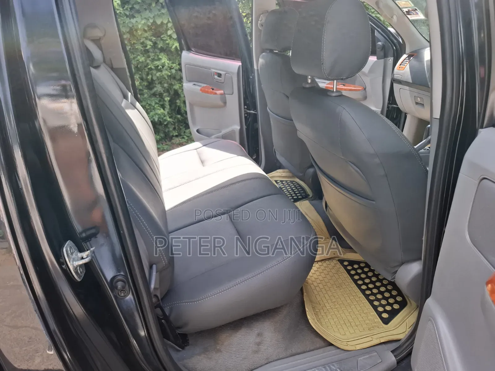 Toyota Hilux 2011 Black
