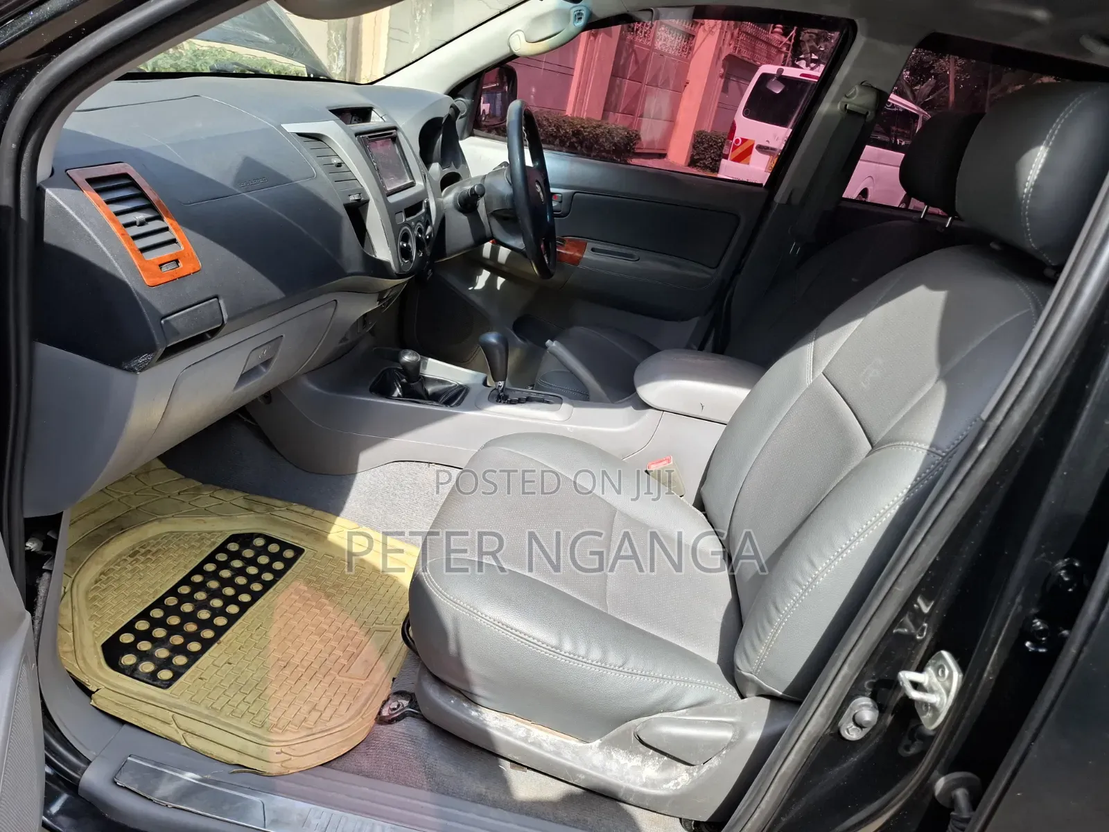 Toyota Hilux 2011 Black