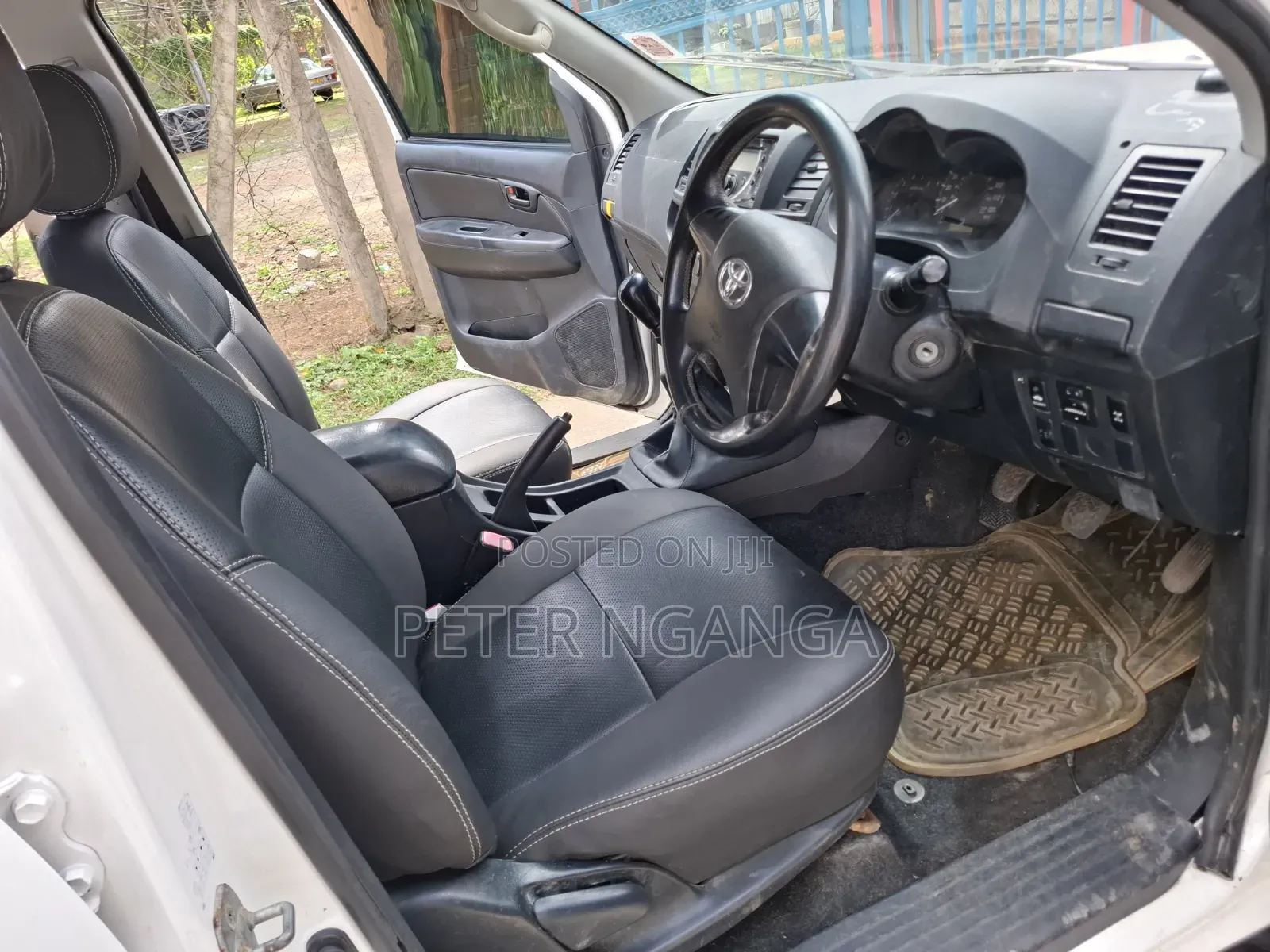 Toyota Hilux 2014 White