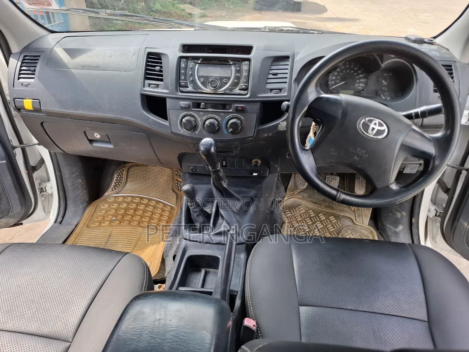 Toyota Hilux 2014 White