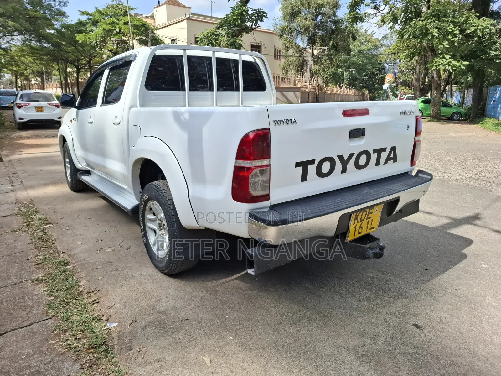 Toyota Hilux 2014 White