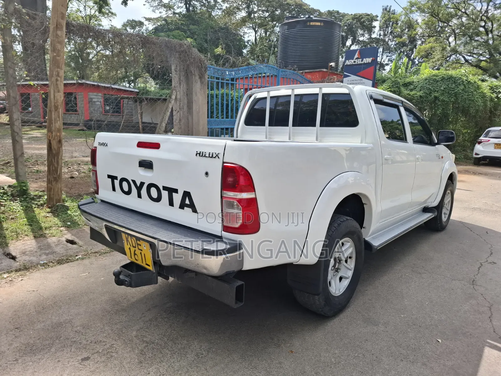 Toyota Hilux 2014 White