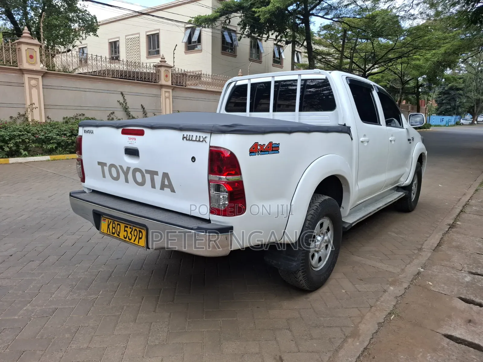 Toyota Hilux 2012 White