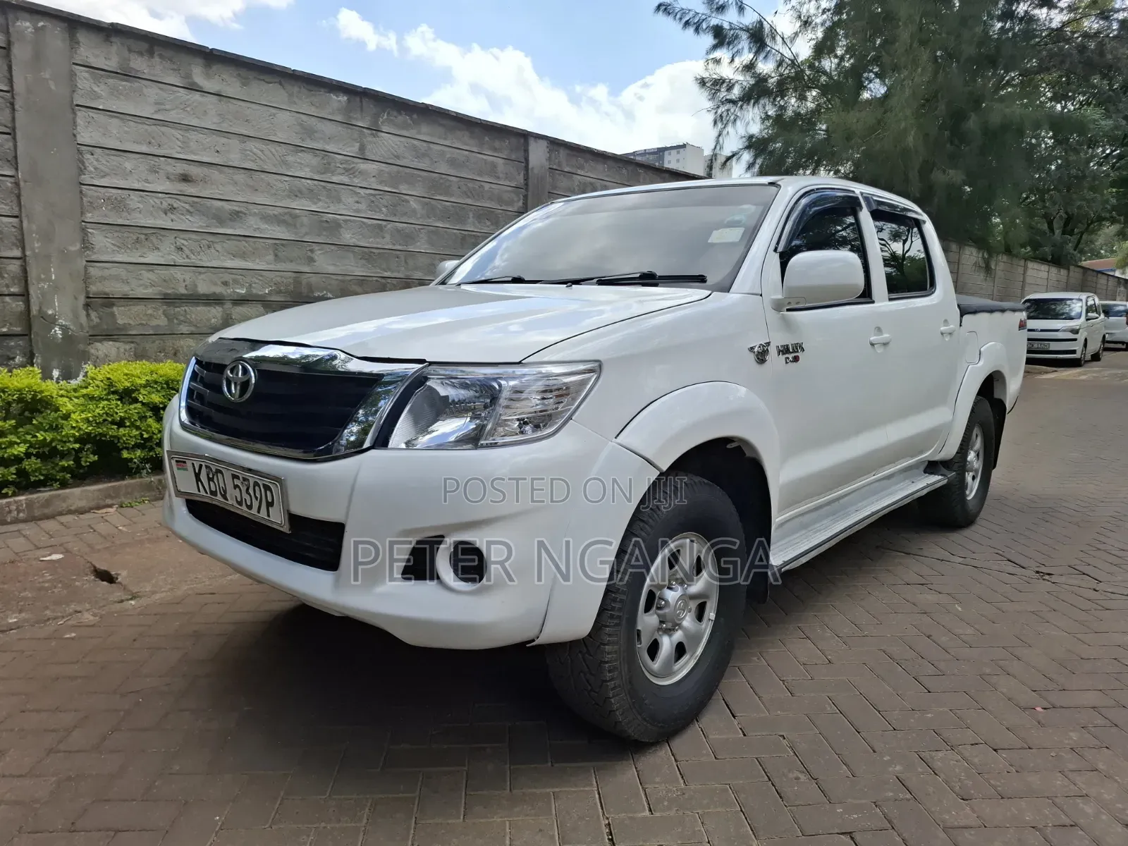 Toyota Hilux 2012 White