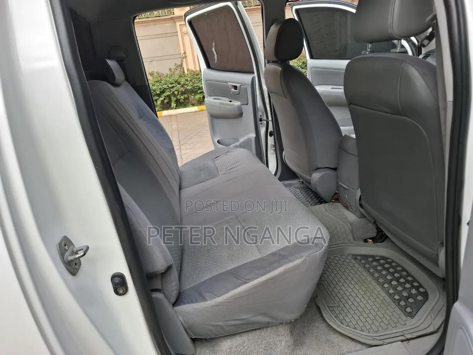 Toyota Hilux 2012 White