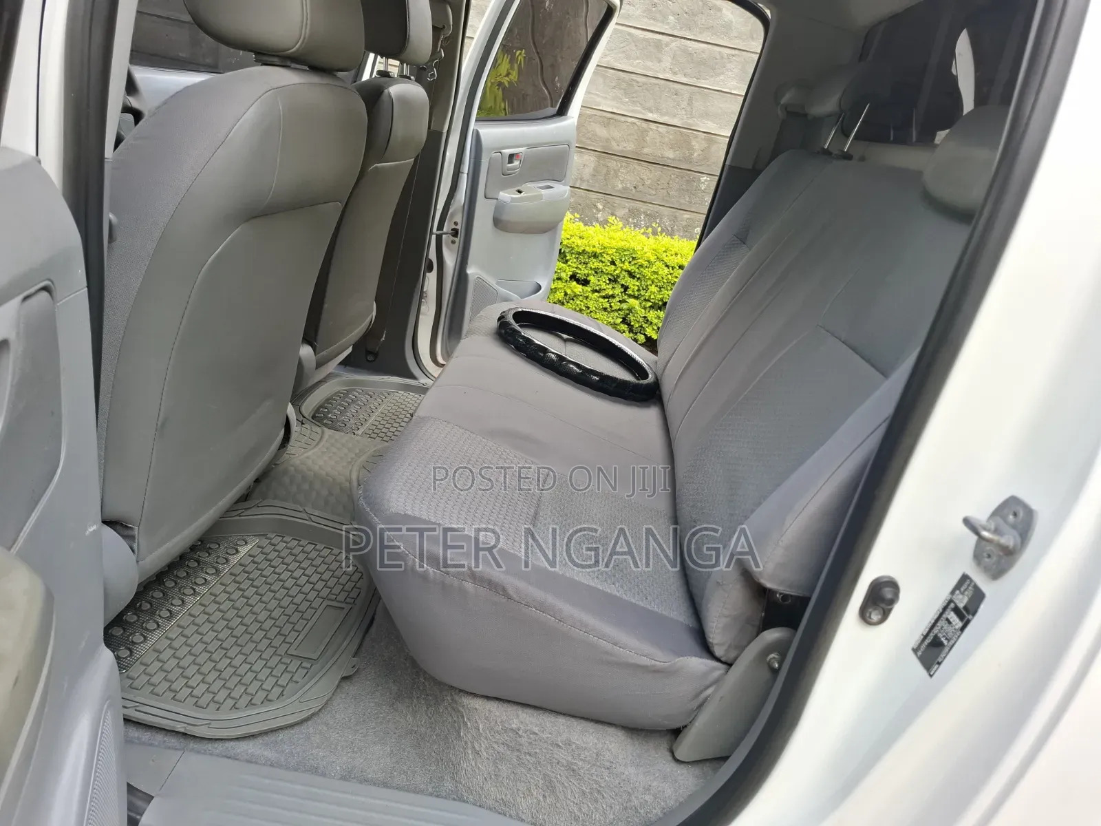 Toyota Hilux 2012 White