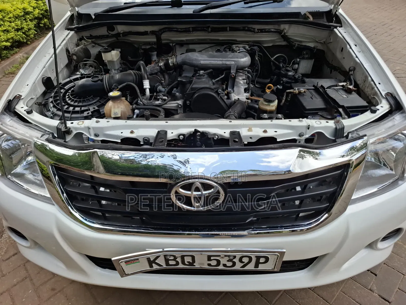 Toyota Hilux 2012 White