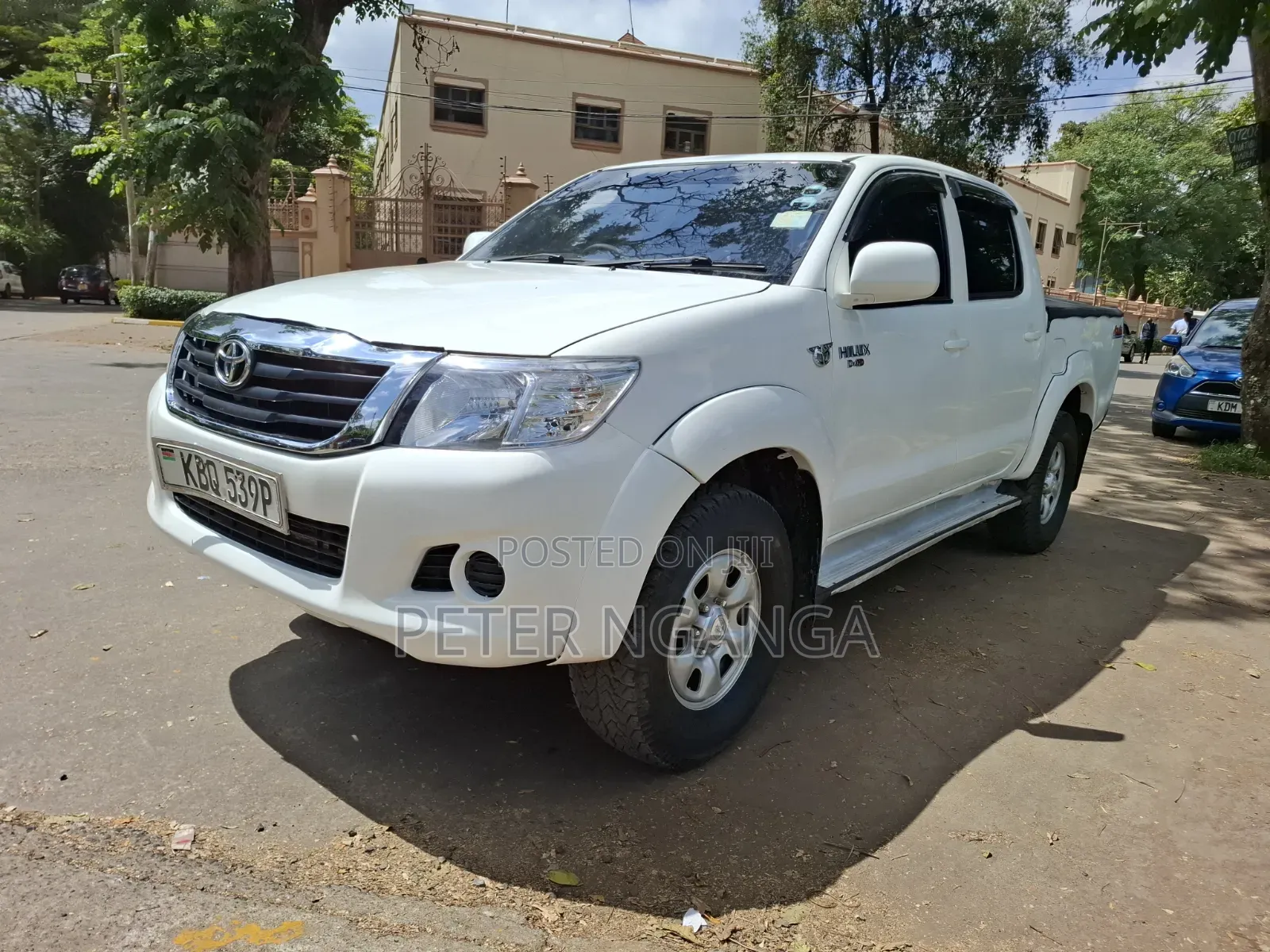 Toyota Hilux 2012 White